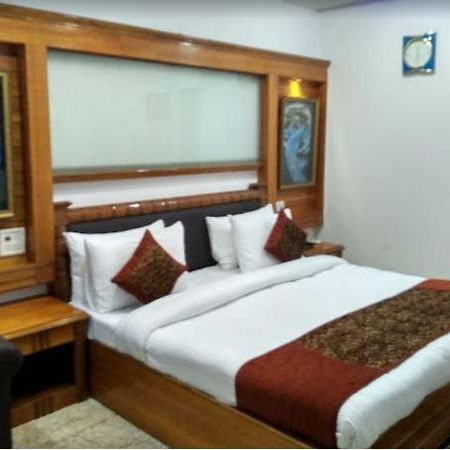 Tjs Royal Hotel 델리 외부 사진