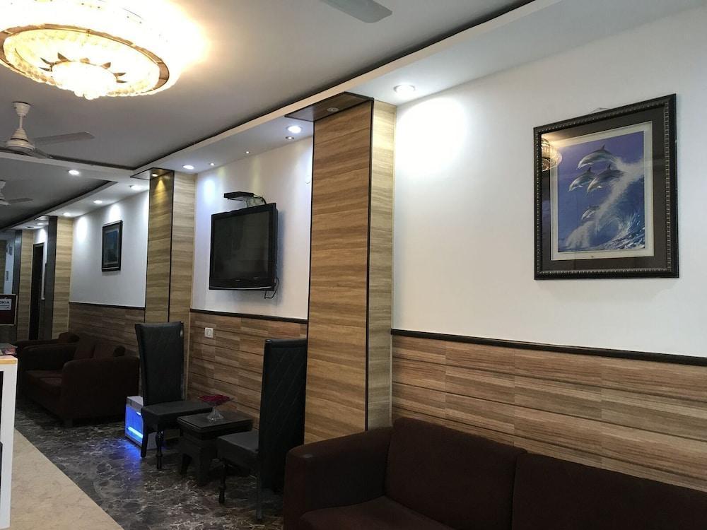 Tjs Royal Hotel 델리 외부 사진