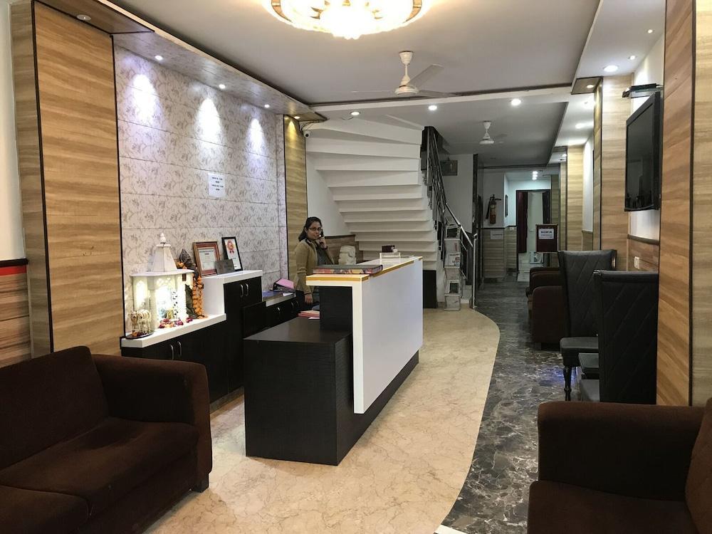 Tjs Royal Hotel 델리 외부 사진