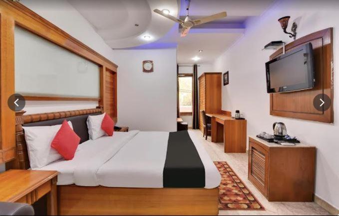 Tjs Royal Hotel 델리 외부 사진